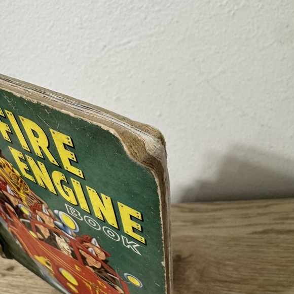 Fire Engine‎ Little Golden Book Pictures by Tibor Gergely 2002 - Picture 4 of 14